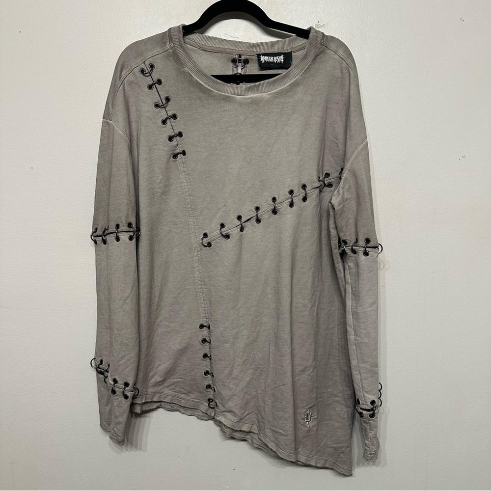 Darker Wavs Dolls Kill Modulation Unisex Ecru Pierced O Ring Tee Medium
